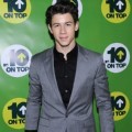 Nick Jonas Sebagai  Co Host di MTV 10 on Top