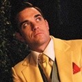 Robbie Williams Dalam Video Shoot 'Tripping'