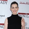 Anne Hathaway Menghadiri Premiere The Iron Lady