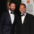 Hugh Jackman dan Russell Crowe di Orange British Academy Film Awards 2012