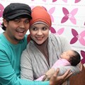 Indra Bekti dan Aldila Jelita di RSIA Brawijaya Bersama Anak