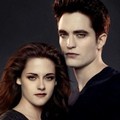Kristen Stewart dan Robert Pattinson Sebagai Bella dan Edward Cullen