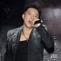 Han Geng Menyanyi di Konferensi Pers Album Kedua