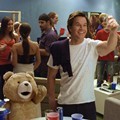 Mark Wahlberg Sebagai John Bennett di Film 'Ted'