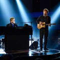 Elton John Berduet dengan Ed Sheeran di Grammy Awards 2013