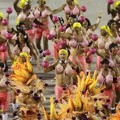 Penampilan Unik Peserta Rio Carnaval 2013