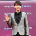 Song Joong Ki Hadir di Baeksang Awards 2013
