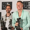 Ryan Lewis dan Macklemore Raih Piala Best Hip Hop Video