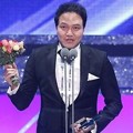 Jung Woong In Raih Piala Top Excellence Actor