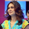 Luna Maya Saat Menjadi Host Acara Musik 'Dahsyat'