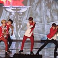 Luhan, Sehun, D.O., Baekhyun dan Chen EXO Saat Nyanyikan Lagu 'Why So Serious?'