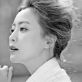 Kim Hee Sun di Majalah L'uomo Vogue Edisi November 2013