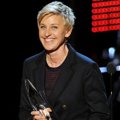 Ellen DeGeneres Raih Piala Favorite Daytime TV Host