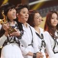 f(x) Raih Piala Records of the Year
