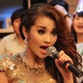 Fitri Carlina Meriahkan Perayaan Episode 'Yuk Keep Smile' ke-200