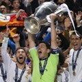 Iker Casillas Rayakan Kemenangan Bersama Tim Real Madrid