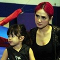 Mulan Jameela dan Safeea Syuting Reality Show di Rockstar Gym