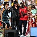 Carlos Santana, Wyclef Jean dan Shakira Tampil di Pesta Penutupan Piala Dunia 2014