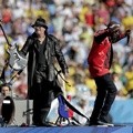 Carlos Santana dan Wyclef Jean Meriahkan Pesta Penutupan Piala Dunia 2014