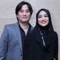 Tengku Firmansyah dan Cindy Fatikasari di Resepsi Pernikahan Adi Nugroho dan Donita