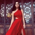 Katy Perry Anggun dengan Gaun Warna Merah
