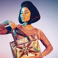 Nicki Minaj Berpose dengan Tas Tangan Tema Trinidad