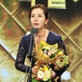 Song Yoon Ah Raih Piala Top Actor/Actress in a Special Project Drama