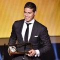 James Rodriguez Raih Piala FIFA Puskas Award