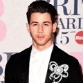 Nick Jonas di Red Carpet BRIT Awards 2015