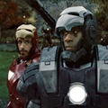 War Machine (Don Cheadle) Beraksi Melawan Pasukan Milik Ultron Secara Terpisah dari Tim Avengers