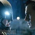 Ben Affleck dan Henry Cavill Beraksi di Film 'Batman v Superman: Dawn of Justice'