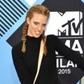 Jess Glynne Hadir di MTV EMAs 2015
