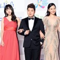 Hani EXID, Jun Hyun Moo dan Honey Lee di Red Carpet Seoul Music Awards 2016