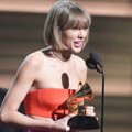 Taylor Swift Raih Piala Album of the Year