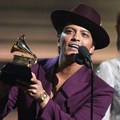 Bruno Mars Raih Piala Record of the Year