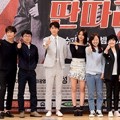 Para Pemain dan Sutradara Drama 'Entertainer' Saat Jumpa Pers