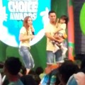 Keluarga Dian Ayu dan Ananda Omesh di Indonesia Kids' Choice Awards 2016