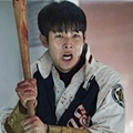 Choi Woo Shik Bersiap Memukul Zombie di Film 'Train to Busan'