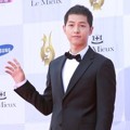 Song Joong Ki di Red Carpet Seoul International Drama Awards 2016