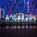 EXO Bernyanyi Bersama EXO-L di Konser Bangkok