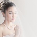 Sandra Dewi Berdoa Sebelum Prosesi Pemberkatan Pernikahan