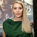 Hannah Al Rasyid di Gala Premier Film 'Bulan Terbelah di Langit Amerika 2'
