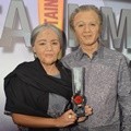 Herfiza Novianti dan Ricky Harun Dandan ala Kakek-Nenek di Infotainment Awards 2017