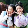 Go Ara dan Lee Da In Adu Cantik Saat Syuting Drama 'Hwarang'