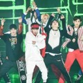 NCT 127 Tampil Enerjik Nyanyikan Lagu 'Limitless'