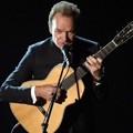 Sting Saat Nyanyikan Lagu 'The Empty Chair' di Oscar 2017