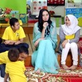 Elvira Devinamira Saat Rayakan Ulang Tahun bersama Anak-anak Penderita Kanker