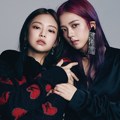 Jennie dan Jisoo Black Pink di Majalah Elle Edisi Agustus 2017