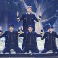 JBJ Nyanyikan Lagu 'Fantasy' di MelOn Music Awards 2017