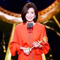 Lee Bo Young dianugerahi Top Excellence Actress berkat "Whisper" di SBS Drama Awards 2017